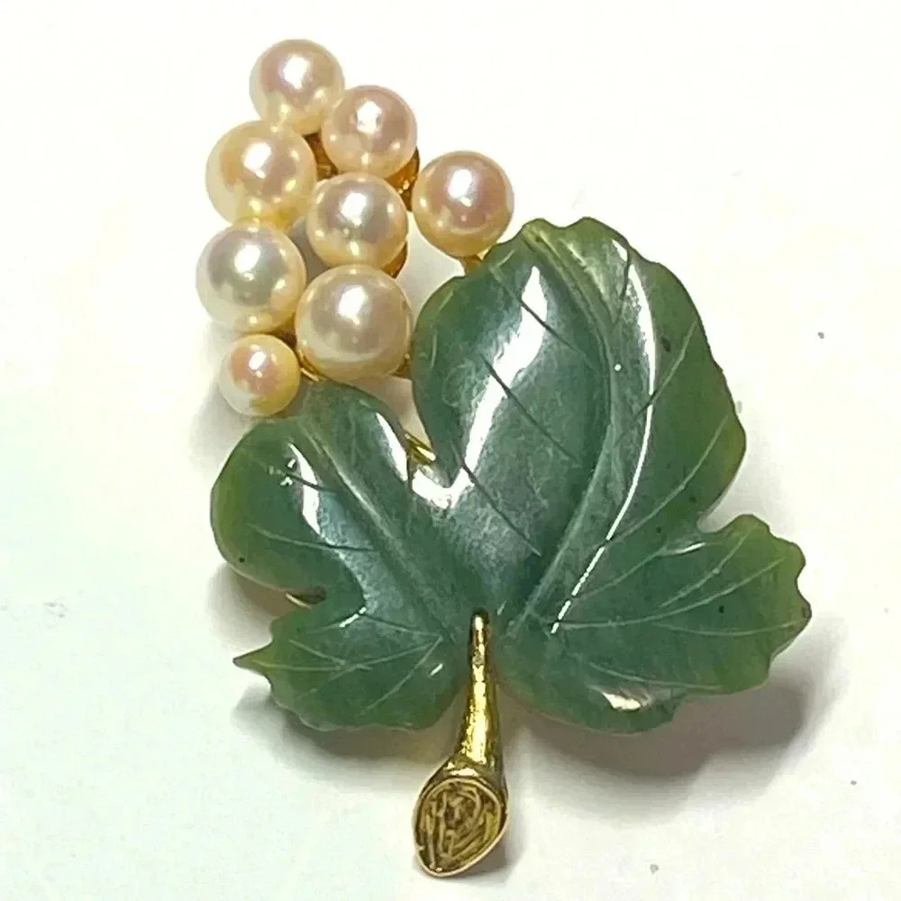 RARE SWOBODA CARVED GENUINE JADE LEAF BROOCH With 7 “PEARLS”. 1.75”L. 14 GRAMS.